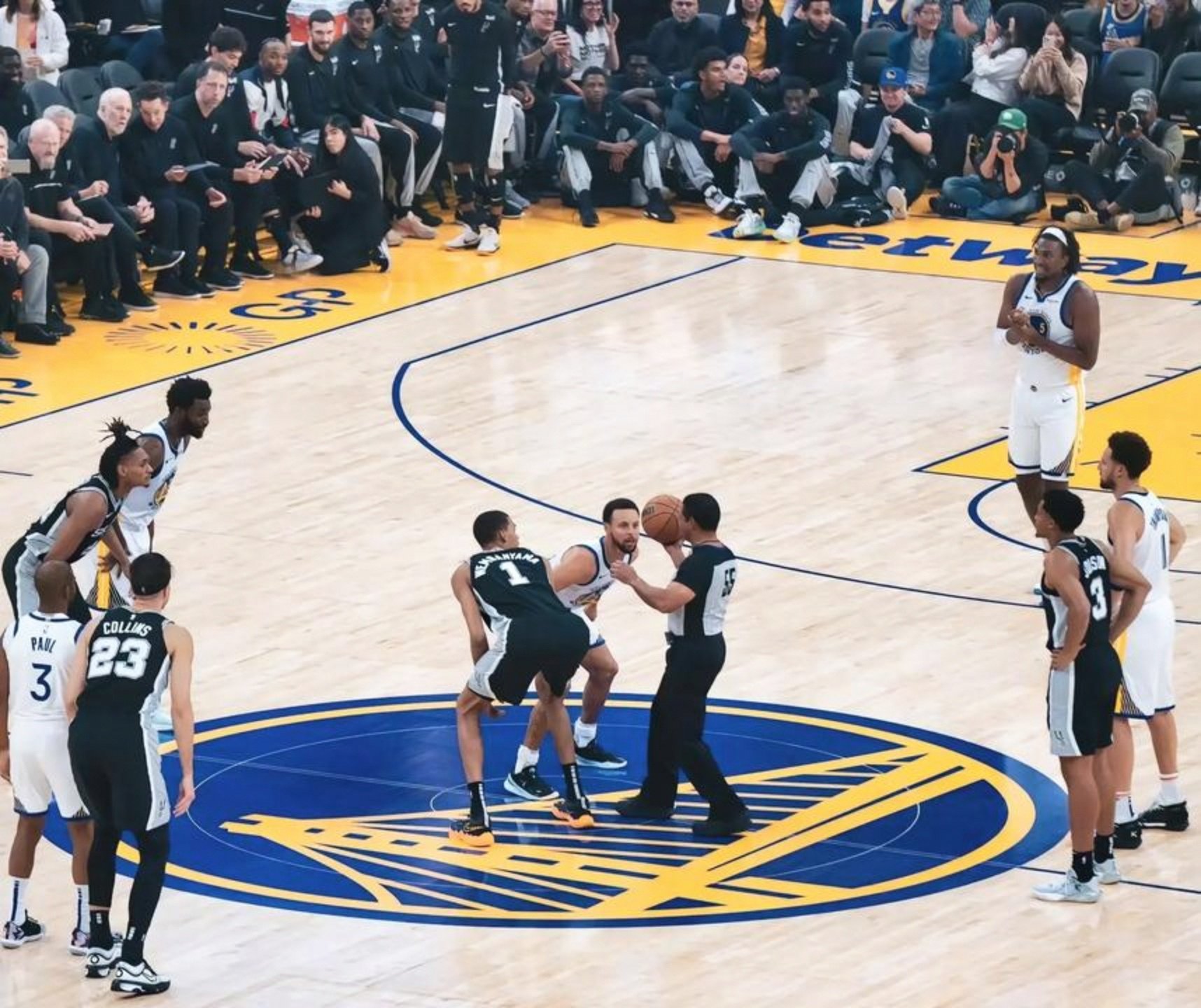 开云中国体育平台入口关于印第安纳步行者扳平良机备战NBA常规赛国际比赛日深圳男篮备战意甲，圣安东尼奥马刺冲刺阶段官宣签约瞬间刷屏的信息